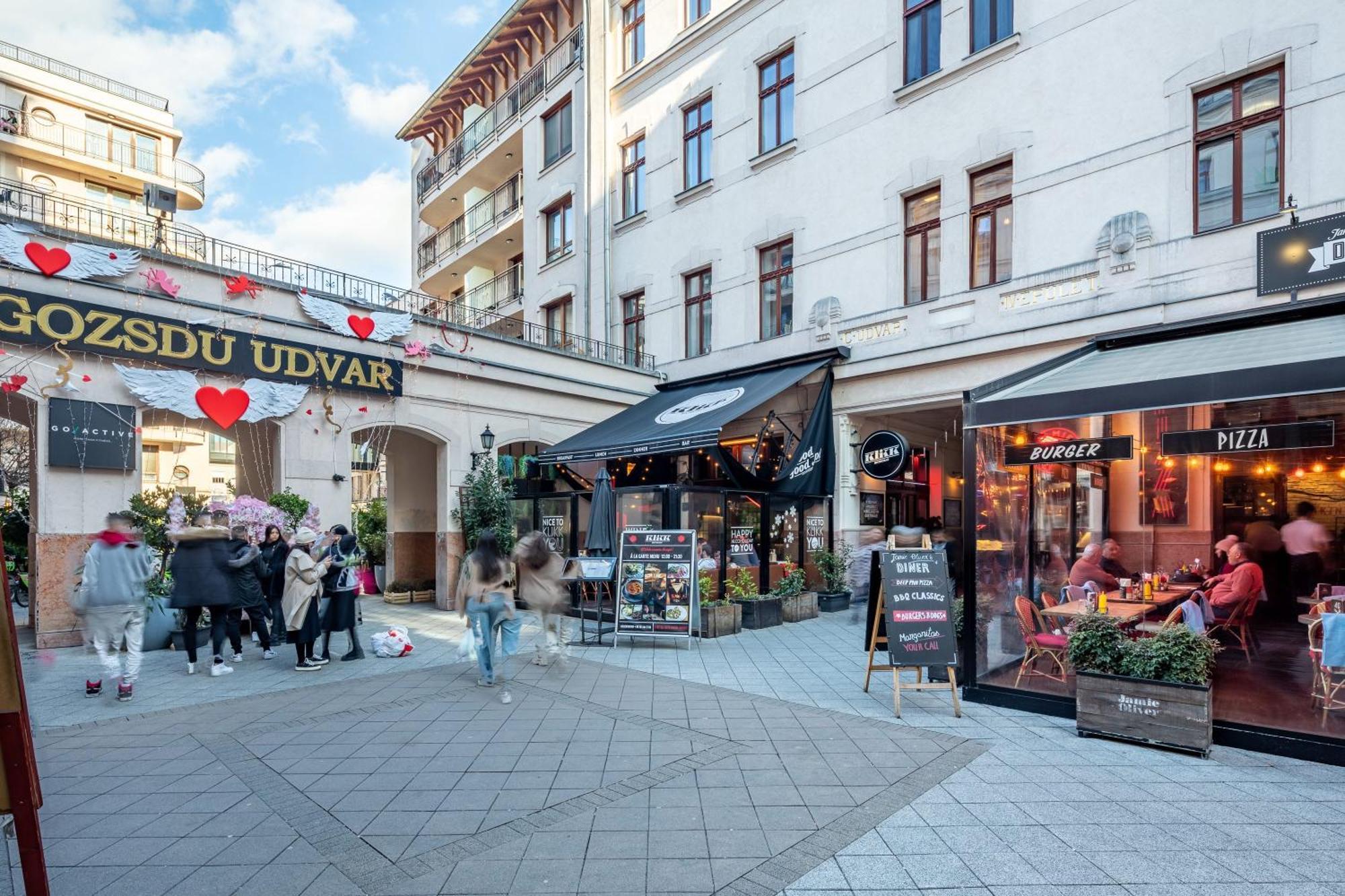 Super Central - Very Lively Area - In Gozsdu Budapeşte Dış mekan fotoğraf